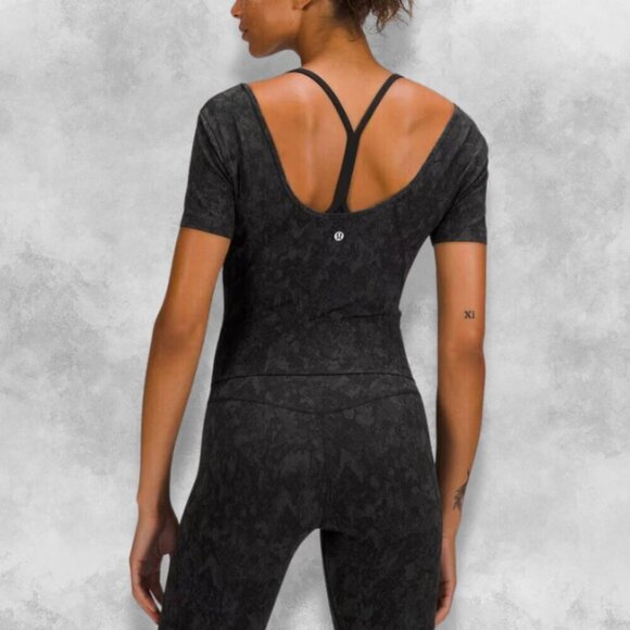 Lululemon Align Tee Crop Top V-Neck Short Sleeve Lightweight Camo Coal Gray W 10 - Picture 2 of 8
